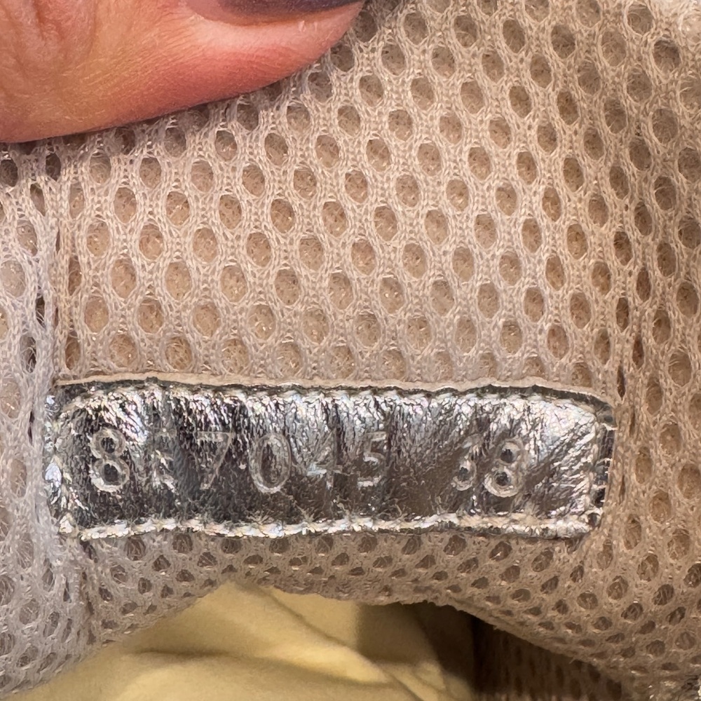 FENDI Metallic Nappa
MacroFFEmbossedHigh‎ Top Sneakers
38 Silver - Picture 4 of 12